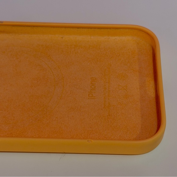 Apple iPhone 15 Silicone Case Orange Sorbet - Picture 5 of 11